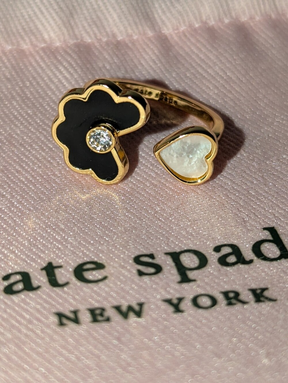 kate spade Shell Love Black & White Flower Heart Open Ring
